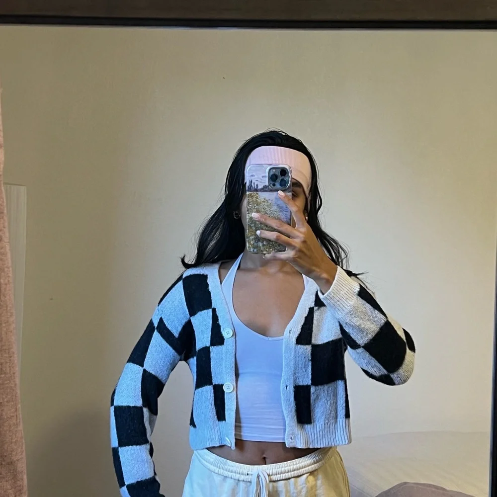 Checkered Black and White Cardigan - Picture 3 of 4